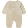 Image de ML Poppen: PYJAMA GEBREID linnenkleur 21cm, eco en gerecycleerd, op kleerhanger, 3+