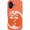 Image de Casetastic Hoesje Geschikt voor Apple iPhone 17 MagSafe - Stijlvolle Beschermende Duo-layer Case - Oranje Pastel Roze Liefdes Koppel Luiaard