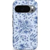 Image de Casetastic Hoesje Geschikt voor Google Pixel 10/10 Pro - Stijlvolle Beschermende Duo-layer Case - Nederlands Delft Blauwe Bloemenpracht