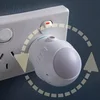 Image de Dreambaby Auto Sensor Draaibaar Nachtlampje - LED Nachtlampje met Lichtsensor - 360° Roterend en Energiezuinig voor Slaapkamer, Badkamer en Trap
