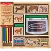 Image de Melissa & Doug Jeu de timbres en bois Chevaux, Tampons, Cadeau pour filles et garçons, 9 timbres, tampon d’encre, 5 crayons, Jouet créatif, Loisirs créatifs pour filles et garçons de 3 4 5 6 7 ans