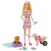 Image de Barbie Duo pour chiens - Poupée Barbie et accessoires, avec chiot et grand chien avec fauteuil roulant, laisse, gamelle, lit pour animaux et friandises pour les os - Pour enfants à partir de 3 ans -
