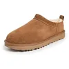 Image de UGG Women's Classic Micro Boot, Chestnut, 10