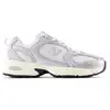 Image de New Balance Unisex 530 Silver Metallic Size: 44.5 | Sneakers Outlet | Unisex | Grijs