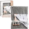Image de Sophie la Girafe - Couverture Grise - Protège bébé du froid - Motifs Sophie la Girafe - Extrêment douce - Lavable en Machine