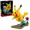 Image de LEGO Pokémon Pikachu et Poké Ball 72152 | Set pour adulte, maquette de figurine anime articulée, présentoir dynamique, déco de chambre, idée cadeau gaming, 2050 pièces