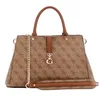 Image de GUESS Zamira Luxury Satchel Latte Logo, Logo latte
