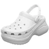 Image de CROCS Classic Bae Clog W, Tongs de Loisirs et vêtements de Sport pour Femmes, Blanc, 42/43 EU, Blanc, 42/43 EU