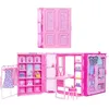 Image de Barbie Dream Closet Ensemble de jouets avec vêtements et accessoires, 0,9 m de large avec plus de 25 pièces, 4 looks tendance complets