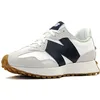 Image de New Balance Baskets 327 pour femme, beige, 40 EU