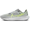 Image de NIKE Air Zoom Pegasus 40, Sneaker Homme, Gris/noir/blanc (Wolf Grey Volt Black White), 41 EU