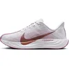 Image de Nike Pegasus Plus Chaussures de course sur route pour femme, White Mtlc Red Bronze Platinum Violet, 38.5 EU