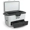 Image de Ninja FrostVault Hard Cooler 47L, Glacière haute qualité, conserve la glace jusqu'à 6 jours, tiroir rangement sec intégré à température de réfrigérateur, pour 80 canettes, Blanc Nuage FB151EUWH