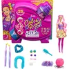 Image de Barbie Color Reveal Paillettes! Coffret Coiffures, poupée avec 25 éléments Surprises Dont 10 Accessoires pour Ses Cheveux, Jouet pour Enfant, HBG39